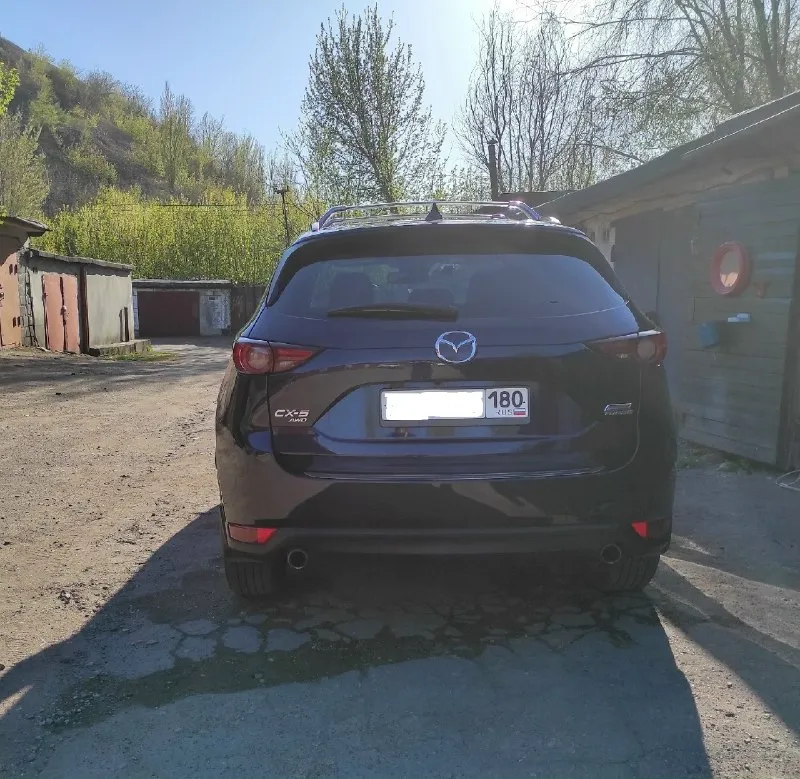 Продам mazda cx-5 (японская сборка) конец 2018 г. (модель рестайлинг 2019 г. ). пригонялась напрямую из сша, один владелец. максимальная комплектация grand turing reserve, двигатель 2.5 turbo(в птс 194 л. с. ). пробег 81000 км. есть все необходимое для комфортной езды: подогрев лобового стекла, подогрев руля, подогревы всех сидений, вентиляция передний сидений, электрорегулировка передних сидений, память водительского сидения. адаптивный круиз-контроль (сама разгоняется и тормозит). датчики мертвых зон, датчик света, датчик дождя, адаптивные, автоматические фары. полноценная проекция на лобовое стекло. электронная приборная панель. магнитола с поддержкой android auto и apple carplay. аудиосистема bose со встроенным сабвуфером в багажнике. передние двойные стекла, люк. стоят усиленные двухпоршневые передние суппорта. машина в хорошем техническом состоянии, замена масла каждые 7000 км. на 70000 км. полная замена масла с фильтром в акпп. два комплекта колес на дисках. приятн 📞 звоните: +7(949)3712130 - фотография - 2