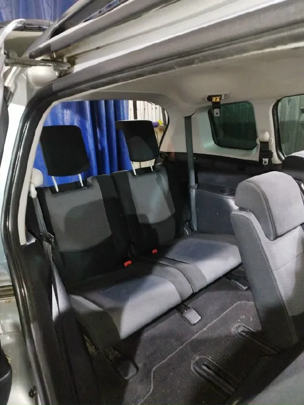 🚗 продам автомобиль mazda 5 ▶️ год выпуска: 2007 ▶️ пробег:232 000 ℹ️ описание: ✅ автомобиль в очень хорошем состоянии. ✅ двигатель, кпп на отлично, ходовая сбитая, отрабатывает на 100 % масло менялось во время ✅ салон чистый, ухоженный. семиместный, комфортабельный, семейный автомобиль, кузов живой, есть камера заднего вида 🛞зимняя резина, лето в придачу дно в идеале варить красить не нужно авто без вложений, сел, уехал. предоставляю видео обзор автомобиля по требованию! 🏛 юридически автомобиль чист, никаких штрафов и запретов! 💰 цена: 850.000 рублей торг есть 🏢 осмотр: г. енакиево. по договору могу приехать к вам. ☎ телефон для связи: +79493571325 звоните, пишите!!!телефон работает всегда. ..!!!! 📞 звоните: +7(949)3571325 - фотография - 2