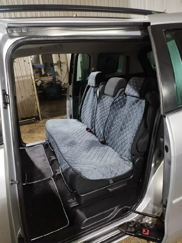 🚗 продам автомобиль mazda 5 ▶️ год выпуска: 2007 ▶️ пробег:232 000 ℹ️ описание: ✅ автомобиль в очень хорошем состоянии. ✅ двигатель, кпп на отлично, ходовая сбитая, отрабатывает на 100 % масло менялось во время ✅ салон чистый, ухоженный. семиместный, комфортабельный, семейный автомобиль, кузов живой, есть камера заднего вида 🛞зимняя резина, лето в придачу дно в идеале варить красить не нужно авто без вложений, сел, уехал. предоставляю видео обзор автомобиля по требованию! 🏛 юридически автомобиль чист, никаких штрафов и запретов! 💰 цена: 850.000 рублей торг есть 🏢 осмотр: г. енакиево. по договору могу приехать к вам. ☎ телефон для связи: +79493571325 звоните, пишите!!!телефон работает всегда. ..!!!! 📞 звоните: +7(949)3571325 - фотография - 6