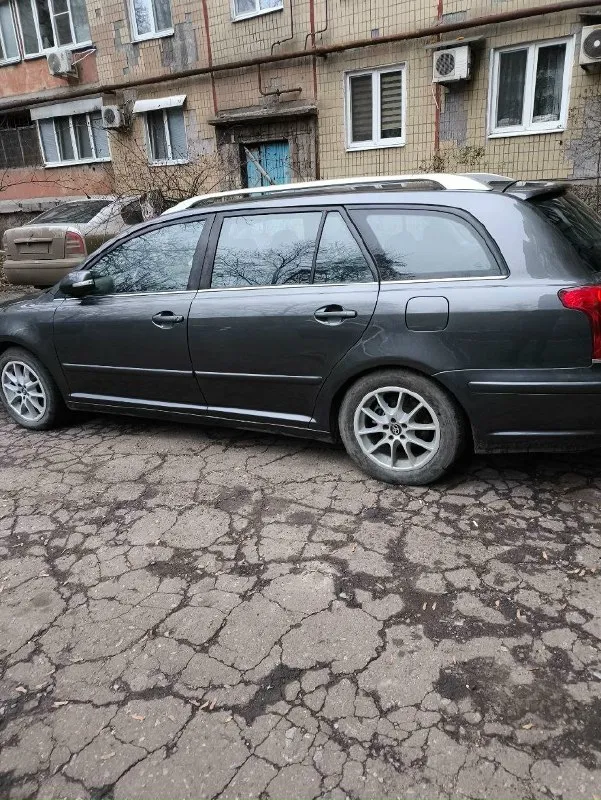 От собственника. продам toyota avensis 2007г. двигатель 2.0. после полной капиталки прошел 7.000км без нареканий. коробка механика на 5+. вся обслужена, сцепление также прошло 7.000км. по ходовой вопросов нет, отрабатывает мягко. технически полностью исправна, работает буквально каждая кнопочка. было вложено не мало сил, денег и времени. делали для себя, не задумываясь о продаже. салон в отличном состоянии. хорошие чехлы (под ними всё как новое). хорошая комплектация. подогревы, различные регулировки, кондиционер (полностью обслужен, заправлен), стеклоподъёмники в круг и тд, всё работает. стоит хорошая не дешёвая оптика в круг, свет отличный. резина свежая (2 комплекта колес). обслуживалась своевременно, денег не жалели. готов к любым проверкам на сто. по документам полный порядок (я хозяин). цена 1 🍋 +не большой торг звонить +79493662588 📞 звоните: +7(949)3662588 - фотография - 4