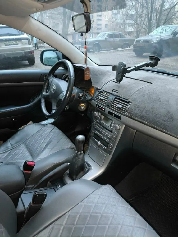 От собственника. продам toyota avensis 2007г. двигатель 2.0. после полной капиталки прошел 7.000км без нареканий. коробка механика на 5+. вся обслужена, сцепление также прошло 7.000км. по ходовой вопросов нет, отрабатывает мягко. технически полностью исправна, работает буквально каждая кнопочка. было вложено не мало сил, денег и времени. делали для себя, не задумываясь о продаже. салон в отличном состоянии. хорошие чехлы (под ними всё как новое). хорошая комплектация. подогревы, различные регулировки, кондиционер (полностью обслужен, заправлен), стеклоподъёмники в круг и тд, всё работает. стоит хорошая не дешёвая оптика в круг, свет отличный. резина свежая (2 комплекта колес). обслуживалась своевременно, денег не жалели. готов к любым проверкам на сто. по документам полный порядок (я хозяин). цена 1 🍋 +не большой торг звонить +79493662588 📞 звоните: +7(949)3662588 - фотография - 6