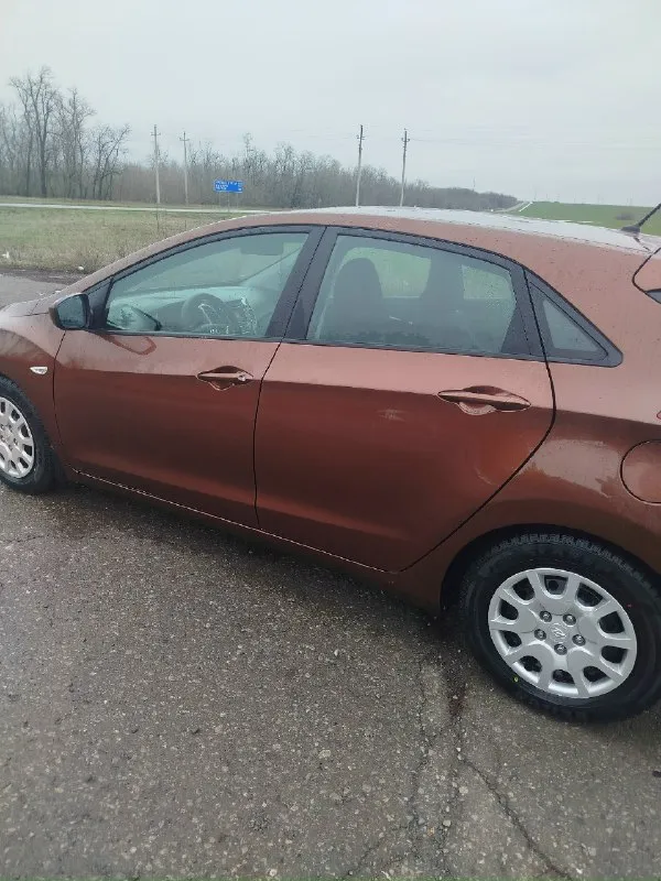 Продам автомобиль hyundai i30 2013 год. я второй хозяин. двигатель 1.6.от машины не избавляюсь, не перекупы. комплектация кондиционер, подушки безопасности, подогрев сидений, авто свет, стеклоподъёмники все четыре. машина без вложений, сел поехал. пробег 158 тысяч. коробка автомат. стоит зимняя резина, учет рф. цена 1🍋 100 тысяч. торг. больше информации в лс. или по номеру телефона +79498138116 или +79399545969 телеграмм +79498138116 📞 звоните: +7(949)8138116 - фотография - 4