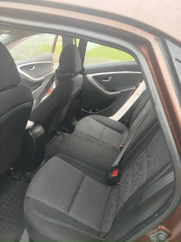 Продам автомобиль hyundai i30 2013 год. я второй хозяин. двигатель 1.6.от машины не избавляюсь, не перекупы. комплектация кондиционер, подушки безопасности, подогрев сидений, авто свет, стеклоподъёмники все четыре. машина без вложений, сел поехал. пробег 158 тысяч. коробка автомат. стоит зимняя резина, учет рф. цена 1🍋 100 тысяч. торг. больше информации в лс. или по номеру телефона +79498138116 или +79399545969 телеграмм +79498138116 📞 звоните: +7(949)8138116 - фотография - 5