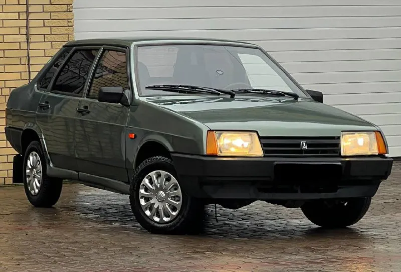 Ваз 21099 в отличном состоянии год выпуска 2006 инжектор автомобиль в отличном состоянии днище пороги стаканы всё целое! рыжиков коррозии нет! техничеки в полном порядке с документами порядок оформления документов без проблем! цена 245.000₽ остальные вопросы по телефону также интересует обмен +79490843898 📲 tg: петр 📞 звоните: +7(949)0843898 - фотография - 2