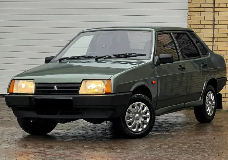 Ваз 21099 в отличном состоянии год выпуска 2006 инжектор автомобиль в отличном состоянии днище пороги стаканы всё целое! рыжиков коррозии нет! техничеки в полном порядке с документами порядок оформления документов без проблем! цена 245.000₽ остальные вопросы по телефону также интересует обмен +79490843898 📲 tg: петр 📞 звоните: +7(949)0843898 - фотография - 3