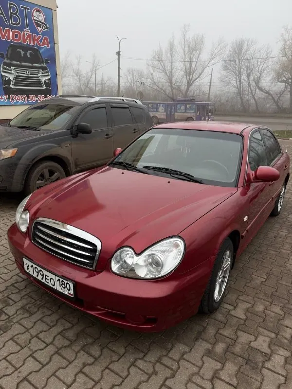 Hyundai sonata 2004 2.0 мкпп 131 л с. машина в хорошем состоянии, я собственник. установлено abs, гур, 4 эсп, кондиционер, многофункциональный цветной дисплей, электрические зеркала с подогревом, регулировка руля, цз. машина обслужена, функции исправны. без явных и скрытых дефектов. салон чистый. за машину не стыдно. 430 тыс. руб, торг после осмотра горловка +7949-471-31-02 📲 tg: v 📞 звоните: +7(949)4713102 - фотография - 2