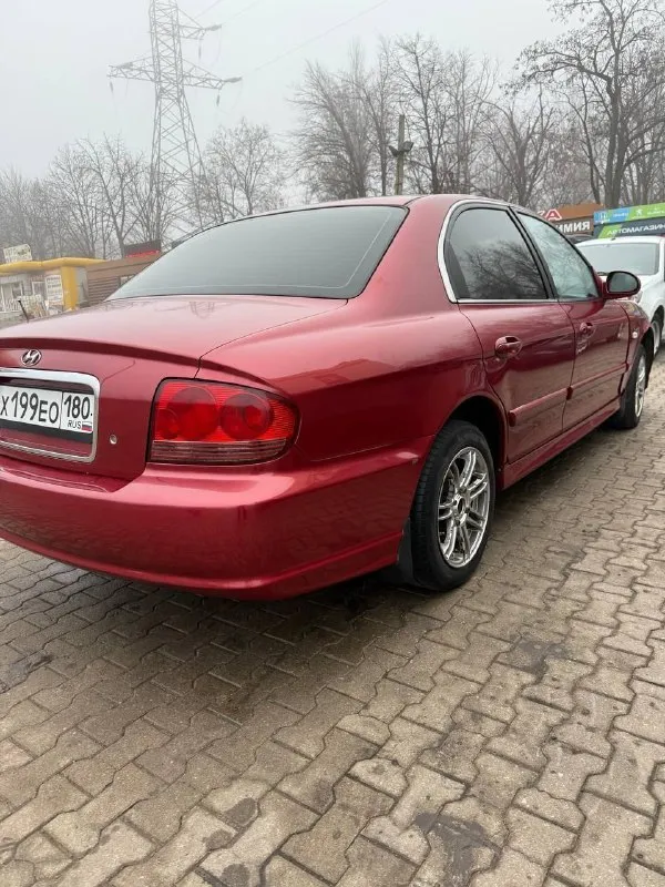 Hyundai sonata 2004 2.0 мкпп 131 л с. машина в хорошем состоянии, я собственник. установлено abs, гур, 4 эсп, кондиционер, многофункциональный цветной дисплей, электрические зеркала с подогревом, регулировка руля, цз. машина обслужена, функции исправны. без явных и скрытых дефектов. салон чистый. за машину не стыдно. 430 тыс. руб, торг после осмотра горловка +7949-471-31-02 📲 tg: v 📞 звоните: +7(949)4713102 - фотография - 5