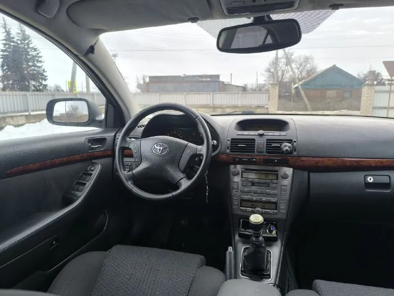 ! самый низ рынка за авто в идеальном состоянии! цена, подарок 🎁 : 655 000 руб!!!! продам toyota avensis с очень хорошей комплектацией, 2.2 турбодизель на механике в идеальном внешнем и техническом состоянии ! весь в родне! готов на любые проверки! автомобиль полностью обслужен и не требует вложений от слова совсем! 1 хозяин по документам, любое переоформление! автомобиль выглядит шикарно, из-за цвета очень выделяется из потока и притягивает к себе взгляды окружающих. по надёжности одним словом " toyota" с неубиваемой механической коробкой в связке с 2.2 турбо дизельным мотором, который является миллионником. енакиево могу пригнать авто в любой город днр +79494260930 - фотография - 5