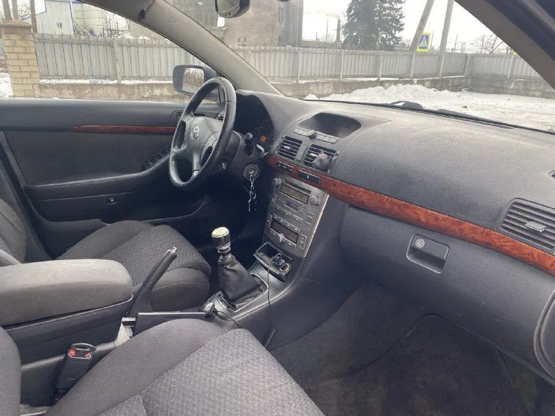 ! самый низ рынка за авто в идеальном состоянии! цена, подарок 🎁 : 655 000 руб!!!! продам toyota avensis с очень хорошей комплектацией, 2.2 турбодизель на механике в идеальном внешнем и техническом состоянии ! весь в родне! готов на любые проверки! автомобиль полностью обслужен и не требует вложений от слова совсем! 1 хозяин по документам, любое переоформление! автомобиль выглядит шикарно, из-за цвета очень выделяется из потока и притягивает к себе взгляды окружающих. по надёжности одним словом " toyota" с неубиваемой механической коробкой в связке с 2.2 турбо дизельным мотором, который является миллионником. енакиево могу пригнать авто в любой город днр +79494260930 - фотография - 6