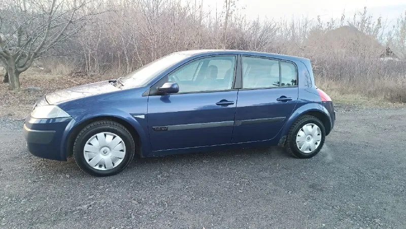 Цена 450т. ₽ продам renault megane 2 2003 год 1.6 16v бензин пробег 208.000км кузов цинкованый в хорошем состоянии вся ровная. обслуженый работает отлично масло не расходует. в авто имеется 4 стеклоподъемника бортовой компьютер автосвет датчик дождя кондиционер рабочий. по ходовой все в порядке. летом перебиралась. едет сбито. два ключа. авто пригоняли с европы в 2021году учёт рф. продажа с переоформлением. цена 450т. ₽ макеевка советский район кто реально заинтересован в покупке звоните. тел. +79493230088 📞 звоните: +7(949)3230088 - фотография - 2