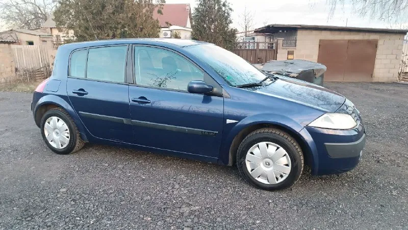Цена 450т. ₽ продам renault megane 2 2003 год 1.6 16v бензин пробег 208.000км кузов цинкованый в хорошем состоянии вся ровная. обслуженый работает отлично масло не расходует. в авто имеется 4 стеклоподъемника бортовой компьютер автосвет датчик дождя кондиционер рабочий. по ходовой все в порядке. летом перебиралась. едет сбито. два ключа. авто пригоняли с европы в 2021году учёт рф. продажа с переоформлением. цена 450т. ₽ макеевка советский район кто реально заинтересован в покупке звоните. тел. +79493230088 📞 звоните: +7(949)3230088 - фотография - 4