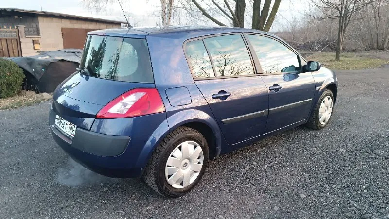Цена 450т. ₽ продам renault megane 2 2003 год 1.6 16v бензин пробег 208.000км кузов цинкованый в хорошем состоянии вся ровная. обслуженый работает отлично масло не расходует. в авто имеется 4 стеклоподъемника бортовой компьютер автосвет датчик дождя кондиционер рабочий. по ходовой все в порядке. летом перебиралась. едет сбито. два ключа. авто пригоняли с европы в 2021году учёт рф. продажа с переоформлением. цена 450т. ₽ макеевка советский район кто реально заинтересован в покупке звоните. тел. +79493230088 📞 звоните: +7(949)3230088 - фотография - 7