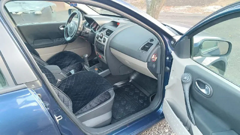 Цена 450т. ₽ продам renault megane 2 2003 год 1.6 16v бензин пробег 208.000км кузов цинкованый в хорошем состоянии вся ровная. обслуженый работает отлично масло не расходует. в авто имеется 4 стеклоподъемника бортовой компьютер автосвет датчик дождя кондиционер рабочий. по ходовой все в порядке. летом перебиралась. едет сбито. два ключа. авто пригоняли с европы в 2021году учёт рф. продажа с переоформлением. цена 450т. ₽ макеевка советский район кто реально заинтересован в покупке звоните. тел. +79493230088 📞 звоните: +7(949)3230088 - фотография - 9