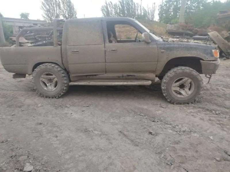 Продам пикап надо поменять рессоры рессоры купленные!!! цена 350000 писать в личные сообщения или звонить +79493915537 📞 звоните: +7(949)3915537 - фотография - 2