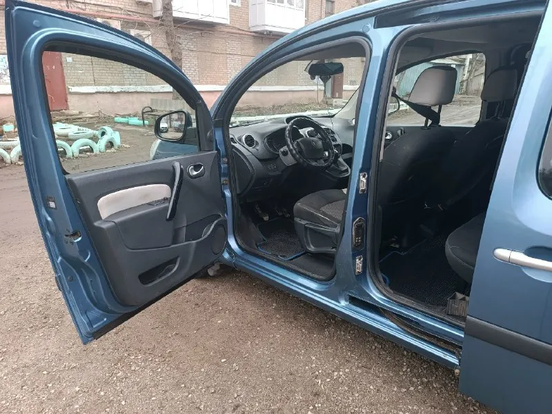 Продам renault кенго 2014 двигатель бенз 1.6 102 л. с коробка механика 5 кондиционер подогрев сидений эл. пакет противотуманки ходовая на отлично, замена масла 200 км назад пробег 185 т. км цена 1🍋100т. р торг присутствует осмотр горловка тел+79493423806 📞 звоните: +7(949)3423806 - фотография - 5