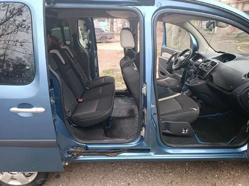 Продам renault кенго 2014 двигатель бенз 1.6 102 л. с коробка механика 5 кондиционер подогрев сидений эл. пакет противотуманки ходовая на отлично, замена масла 200 км назад пробег 185 т. км цена 1🍋100т. р торг присутствует осмотр горловка тел+79493423806 📞 звоните: +7(949)3423806 - фотография - 8