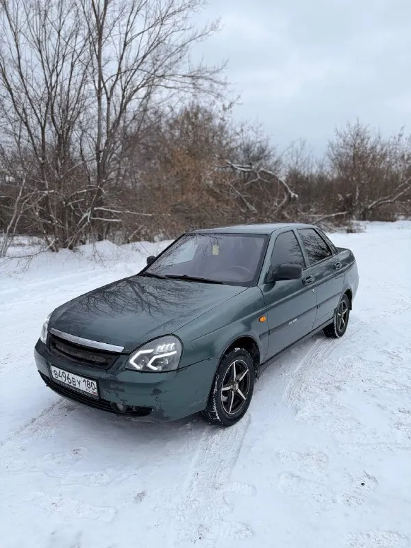 Приора 2008 год не троит, без посторонних звуков. подтекает сальник. коробка в порядке кузов целый,... - фотография