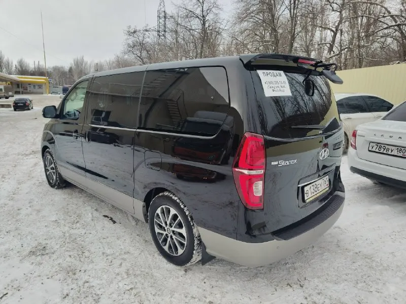 Продам hyundai grand starex 4 500 000 руб. в перевозках не был, семейный автомобиль ❗ в максимальной комплектации, нет только электро-дверей. 8+1 (все сидения взаимозаменяемые ❗) 1 хозяин по рф, привезен на 14000км из кореи, 3 года назад. автотека зеленая, без юр лиц, без дтп, без страховых. вин код предоставлю заводской пассажир ❗ 2 ключа заводских ❗ птс электронный 2020 год 2.5 93 000км. (оригинал) есть все документы❗ автомат(гидротрансформатор, aisin) - не дсг, не вариатор. ❗ весь ровный и целый ❗ круиз-контроль подогрев руля подогрев передних и задних сидений обдув (вентиляция) передних сидений обогрев зеркал климат контроль (полный по всему салону) камера передняя камера задняя заводской регистратор перед и сзади парктроники перед и сзади электростеклоподъемники электропривод зеркал(складываемые) все стекла включая лобовое оригинал ❗ без и без трещин обогрев лобового кожаные сидения(nappa) сиденья раздельные (2+2+2+3) все сидения включая водительское целые 📞 звоните: +7(949)3651405 - фотография - 3