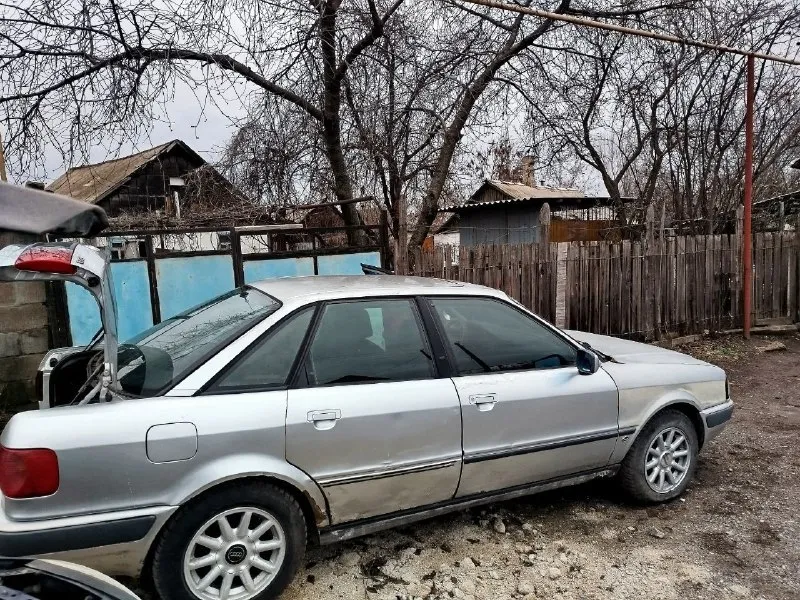 Продам audi 80 1993 года под разбор 2.6 двигатель все вопросы по телефону +79494383571 📞 звоните: +7(949)4383571 - фотография - 3