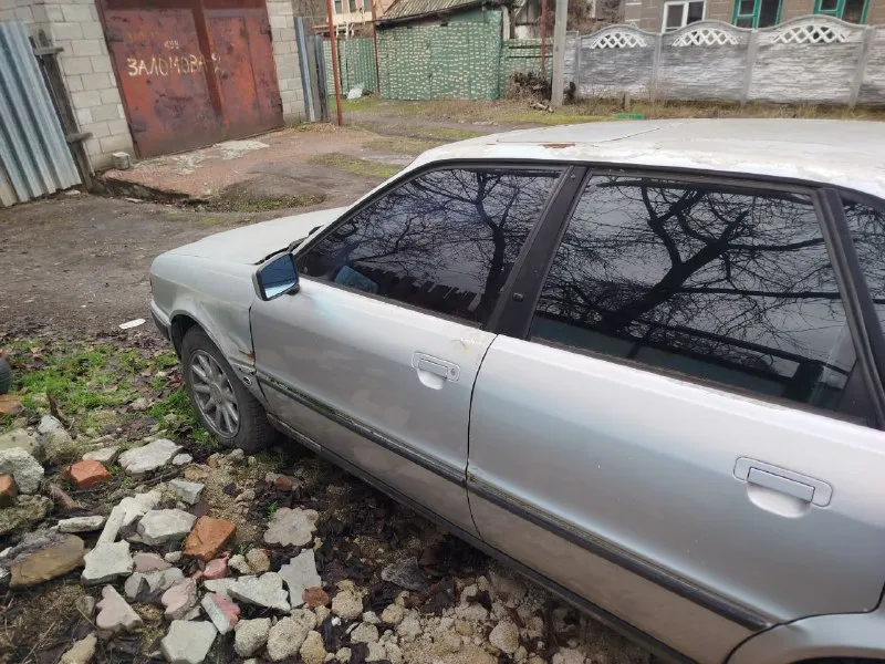 Продам audi 80 1993 года под разбор 2.6 двигатель все вопросы по телефону +79494383571 📞 звоните: +7(949)4383571 - фотография - 4