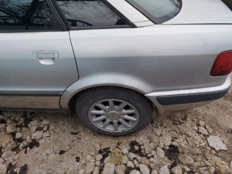 Продам audi 80 1993 года под разбор 2.6 двигатель все вопросы по телефону +79494383571 📞 звоните: +7(949)4383571 - фотография - 7