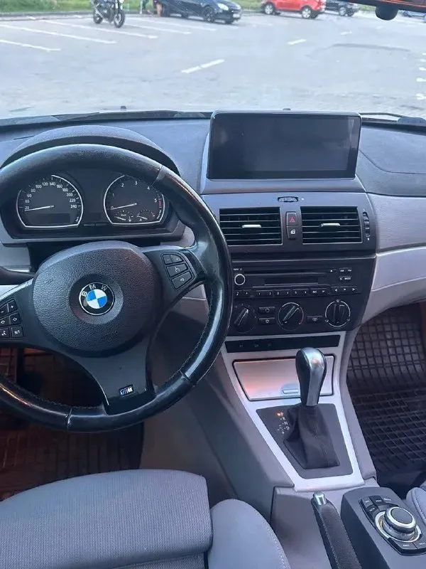 Продам bmw x3 от собственника. (1 владелец) ﻿год:2009 ﻿мотор: n47 2.0d (130kw, 177 л. с. ) ﻿привод: полный ﻿по комплектации: м руль, панорамная крыша, сидения comfort. датчики дождя, света. установлены лампочки philips led (стоимостью 130€) ﻿автомобиль в идеальном состоянии для своих лет, экоклогия на месте, в выхлопной системе полное отсутствие сажи. ﻿недавно была полностью перебрана ходовая, не из за поломки, а в соответствии регламенту и времени эксплуатации (15.000 км) назад. так же заменена тормозная система(колодки, диски, датчики (500км) ﻿заменены цепи, впускной коллектор, egr, помпа, ремни, ролики, охла ждающая жидкость и т. д. -автомобиль обсуживался по регламенту bmw(в германии до 2024года). ﻿80% пробега по европе. ﻿замена масел каждые 15.000км. ﻿масло в коробке каждые 45.000км. ﻿была установлена мультимедиа android с carplay. ﻿диски от bmw x4 оригинал г 18. ﻿машина на новых зимних шинах(245/50 r18). на все остальные вопросы отвечу по телефону +7(949)385-94-90 📞 звоните: +7(949)3859490 - фотография - 4