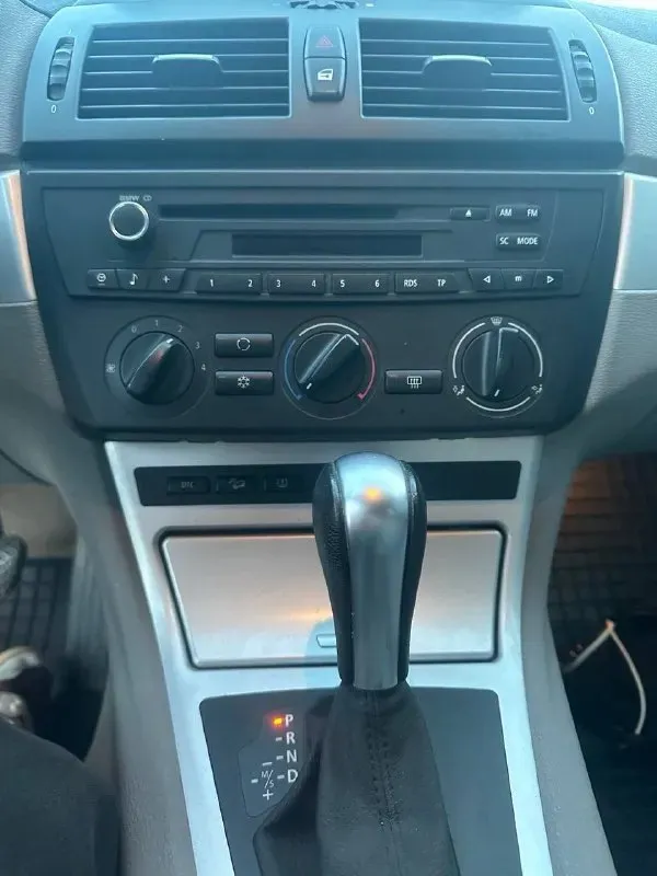 Продам bmw x3 от собственника. (1 владелец) ﻿год:2009 ﻿мотор: n47 2.0d (130kw, 177 л. с. ) ﻿привод: полный ﻿по комплектации: м руль, панорамная крыша, сидения comfort. датчики дождя, света. установлены лампочки philips led (стоимостью 130€) ﻿автомобиль в идеальном состоянии для своих лет, экоклогия на месте, в выхлопной системе полное отсутствие сажи. ﻿недавно была полностью перебрана ходовая, не из за поломки, а в соответствии регламенту и времени эксплуатации (15.000 км) назад. так же заменена тормозная система(колодки, диски, датчики (500км) ﻿заменены цепи, впускной коллектор, egr, помпа, ремни, ролики, охла ждающая жидкость и т. д. -автомобиль обсуживался по регламенту bmw(в германии до 2024года). ﻿80% пробега по европе. ﻿замена масел каждые 15.000км. ﻿масло в коробке каждые 45.000км. ﻿была установлена мультимедиа android с carplay. ﻿диски от bmw x4 оригинал г 18. ﻿машина на новых зимних шинах(245/50 r18). на все остальные вопросы отвечу по телефону +7(949)385-94-90 📞 звоните: +7(949)3859490 - фотография - 5