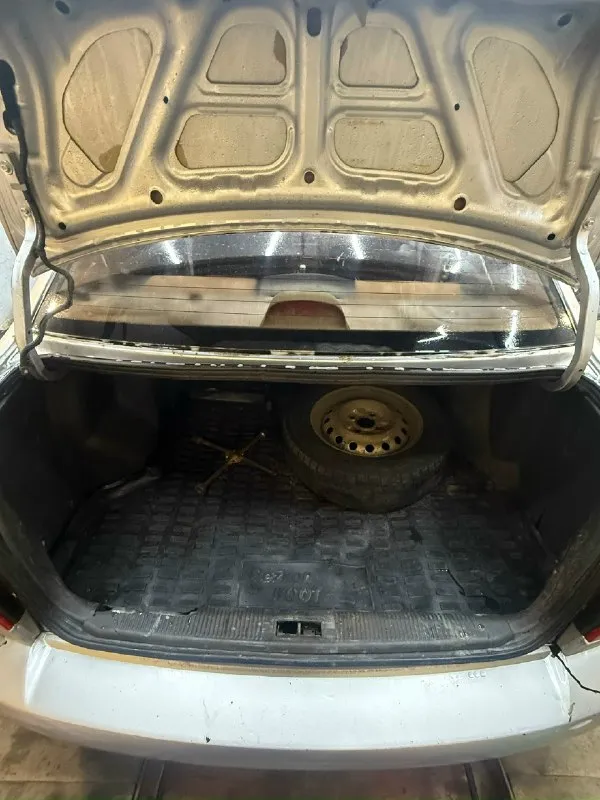 Hyundai accent ( hyundai акцент) 2006г 1.5л/102л. с. вашему вниманию автомобиль только прибыл из ростова, документы кристально чистые, любые переоформления мрэо комплектация гур, кондер, печка, все работает отлично двигатель надёжный корейский 1.5, не дымит, на холостом работает ровно коробка без нареканий, не выбивает, переключается без лишних звуков, сцепление так же без нареканий машина не гнилая, имеются не значительные ньюансы по кузову, все видно на фото цена 280.000 осмотр любое время г. донецк возможен пригон по договоренности +79494352601 тг/сотовый 📞 звоните: +7(949)4352601 - фотография - 5