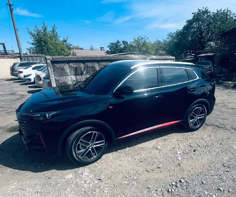 Продам личный автомобиль changan cs55 plus 2024 г\в, чёрного цвета, на данный момент пробег 31 000, приобретался в автосалоне г. таганрог в августе 2024 года, обслуживался по регламенту в этом же салоне. по машине, все в идеале (сразу отвечаю на частые по китайцам вопросы, электроника не глючит, не отходит, экраны местами не меняются и кузовные элементы на солнце не плавятся автомобиль новый, высокий проходимый, никаких проблем за время эксплуатации не было, новая зимняя резина, по лету определимся. продажа вынужденная и связанная с финансовой необходимостью. 2 550 000 рублей. (торг). обращайтесь по телефону + 7949-602-48-80. характеристики размеры: длина — 4515 мм, ширина — 1865 мм, высота — 1680 мм. колёсная база: 2656 мм. количество посадочных мест: 5. дорожный просвет: 171 мм. объём багажника: 475 л. снаряжённая масса: 1535 кг. двигатель: бензиновый, с турбонаддувом и непосредственным впрыском. максимальная мощность: 181 л. с. (при об/мин 5500). максимальны 📞 звоните: +7(949)6024880 - фотография - 2