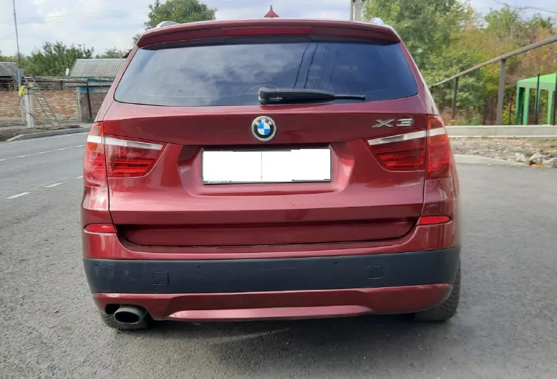 Bmw x3.2014г. пробег200т. км. 2л/184л/c. надежный и комфортный внедорожник. полный привод. автоматическая 8-ступенчатая коробка передач. прочный оцинкованный кузов, красивый темно-вишневый цвет. гаражное хранение. двигатель, коробка, ходовая в отличном состоянии. новый аккумулятор agm декабрь 2025г. масло не ест. все обслужено. достойный внешний вид, на полном и уверенном ходу. не стучит, не звенит, не гремит, хорошая живая машина. ухоженный салон,2-х зонный климат контроль, парктроник, качественная музыка, кожаный бежевый салон,2 ключа. установлена спутниковая охранная система "цезарь сателлит". авто вложений не требует, находится в отличном состоянии, полностью исправен и готов к использованию. масло и фильтры заменил 1тыс. км назад. юридически чист. птс оригинал, я второй собственник. цена 1 648 000р. торг при осмотре. звоните+79591928696, расскажу подробнее. приезжайте, проверяйте, покупайте. 📞 звоните: +7(959)1928696 - фотография - 2