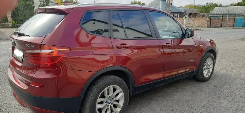 Bmw x3.2014г. пробег200т. км. 2л/184л/c. надежный и комфортный внедорожник. полный привод. автоматическая 8-ступенчатая коробка передач. прочный оцинкованный кузов, красивый темно-вишневый цвет. гаражное хранение. двигатель, коробка, ходовая в отличном состоянии. новый аккумулятор agm декабрь 2025г. масло не ест. все обслужено. достойный внешний вид, на полном и уверенном ходу. не стучит, не звенит, не гремит, хорошая живая машина. ухоженный салон,2-х зонный климат контроль, парктроник, качественная музыка, кожаный бежевый салон,2 ключа. установлена спутниковая охранная система "цезарь сателлит". авто вложений не требует, находится в отличном состоянии, полностью исправен и готов к использованию. масло и фильтры заменил 1тыс. км назад. юридически чист. птс оригинал, я второй собственник. цена 1 648 000р. торг при осмотре. звоните+79591928696, расскажу подробнее. приезжайте, проверяйте, покупайте. 📞 звоните: +7(959)1928696 - фотография - 8