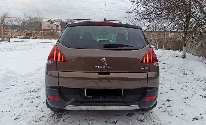 Peugeot 3008 1.6 бензин (без турбины) 2014г. пробег 124000, расход 8л механика. состояние очень хорошее. ходовая без стуков и дефектов, двигатель работает идеально, масло не берет работает ровно. кузов в отличном состоянии. ржавчины и коррозии нет вообще. днище и пороги целые. рестайлинг:led оптика, электрика полностью в рабочем состоянии. двух зонный климат-контроль (рабочий). круиз-контроль. датчик дождя, датчик света. кожаный салон. салон чистый и просторный. пробег родной есть сервисная книжка хорошая зимняя резина остаток 80% авто действительно в отличном состоянии и стоит своих денег. стоит на постоянном учете!!! цена 950.000₽ торг у капота подробно по телефону. +79493563164 📲 tg: anton 📞 звоните: +7(949)3563164 - фотография - 4