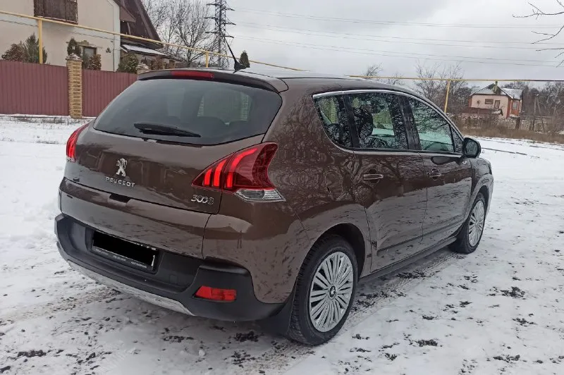 Peugeot 3008 1.6 бензин (без турбины) 2014г. пробег 124000, расход 8л механика. состояние очень хорошее. ходовая без стуков и дефектов, двигатель работает идеально, масло не берет работает ровно. кузов в отличном состоянии. ржавчины и коррозии нет вообще. днище и пороги целые. рестайлинг:led оптика, электрика полностью в рабочем состоянии. двух зонный климат-контроль (рабочий). круиз-контроль. датчик дождя, датчик света. кожаный салон. салон чистый и просторный. пробег родной есть сервисная книжка хорошая зимняя резина остаток 80% авто действительно в отличном состоянии и стоит своих денег. стоит на постоянном учете!!! цена 950.000₽ торг у капота подробно по телефону. +79493563164 📲 tg: anton 📞 звоните: +7(949)3563164 - фотография - 5