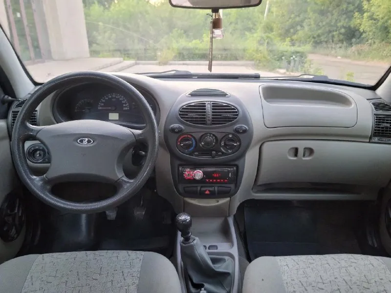 Продаю ваз kalina ( ваз калина) год - 2007г. двигатель - 1.6 коробка без посторонних шумов новые тормоза, все ремни новые, новое сцепление, новое масло. коробка переключает отлично, без хрустов ходовая часть в норме. новые тормозные колодки, ручник держит хорошо. электро усилитель руля передние стеклоподъёмники центральный замок рф учёт донецкий любое переоформление! цена 375000, торг +79495961943 телеграмм 📲 tg: @anna_300321 📞 звоните: +7(949)5961943 - фотография - 5