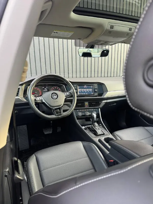 В продаже, прямо сейчас - шикарнейшая jetta 1.4 2021 vin- 3vwc57bu5mm102935 целая безопасность! заменили детали на оригинал в цвет ! без тайвани ! комплектация с люком, подогревом передних и задних сидений, подогрев руля. бесключевой доступ и все ассистенты. аналога нет на рынке. 32000 миль - родной пробег ! стоимость 2.2 млн рублей ✅ контакт: @prigondpr - фотография - 5