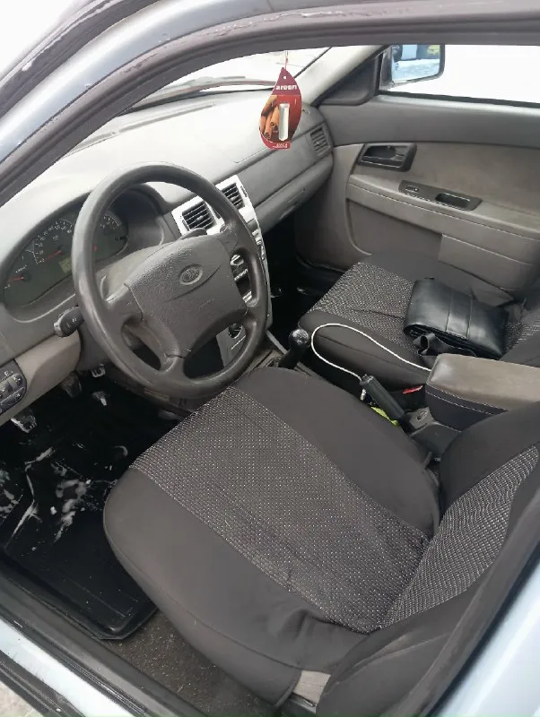 Ваз приора седан 2008 год ‼ пробег родной 200 т 🛑🚘🚗 1 хозяин машина куплена с автосалона документы чистые машинка в отличном техническом состоянии для ее лет, мотор работает ровно, не дымит, расход масла отсутствует. комплектация есть, стеклоподъемники, сигнализация, магнитола - все рабочее ! ! без посторонних звуков. пороги в отличном состоянии, по дну отличная ! цена 250 т рублей ₽ город торез. +79495021164 📞 звоните: +7(949)5021164 - фотография - 5