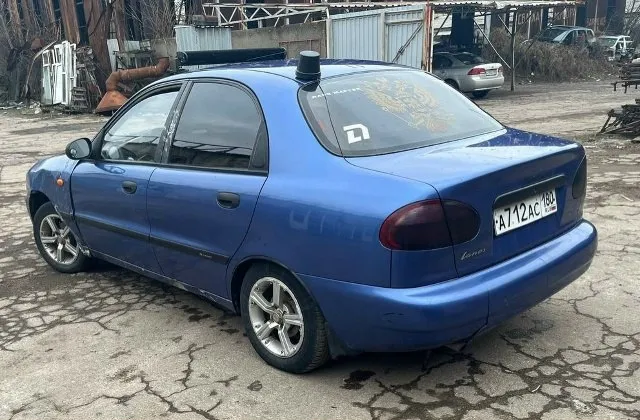 Надежный друг для ваших дорог: daewoo lanos 1.5, 2008 года выпуска. ищете проверенный автомобиль по доступной цене? срочно продам ланос daewoo с двигателем 1.5 литра. этот автомобиль зарекомендовал себя как неприхотливый и экономичный вариант, идеально подходящий для ежедневных поездок по городу и за его пределами. год выпуска: 2008 двигатель: 1.5 л состояние: хорошее. документы: полный комплект, готов к переоформлению. автомобиль в своем классе предлагает комфорт и практичность. отличный выбор для начинающих водителей или тех, кто ценит простоту и надежность. цена: 200 000 рублей. не упустите свой шанс стать владельцем этого добротного автомобиля! для более подробной информации звоните: +79495172154 или в личные сообщения 📞 звоните: +7(949)5172154 - фотография - 2