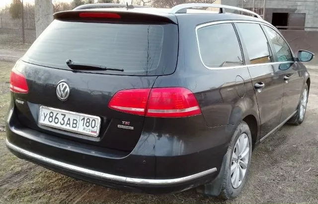 Volkswagen passat b7 2011 г. в. 1.4 cdga бензин/газ-метан (заводской) коробка : автомат пробег : 275 тыс. км. авто в хорошем техническом состоянии. своевременное обслуживание. заменены все расходники. акпп работает исправно (недавно заменен комплект сцепления, маховик). по технической части без нареканий. хороший, ухоженный автомобиль цена : 950 000 ₽ (торг) : +7 (949) 313 60 18 📞 звоните: +7(949)3136018 - фотография - 5