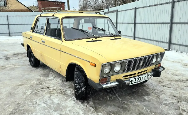 Продам ваз 2106. год выпуска 1989. двигатель 1.3 с момента покупки в одной семье. все стекла родные, включая лобовое. по электрике все работает ( даже часы) кузов не гнилой( имеются косметические подкрасы). по ходовой части все в идеале, из не давних вложений: шаровые, наконечники, маятник, редуктор рулевой, помпа, термостат, радиатор, патрубки, броне провода. работает ровно, масло не расходует. коробка тоже без проблем. в машине тихо, ничего не гремит, не скрипит. кому нужен надёжный авто, не пожалеет. находится в красном луче цена 150 т. р. торг. ( кому дорого, купите дешевле и вкладывайте) +79591319330 📞 звоните: +7(959)1319330 - фотография - 2