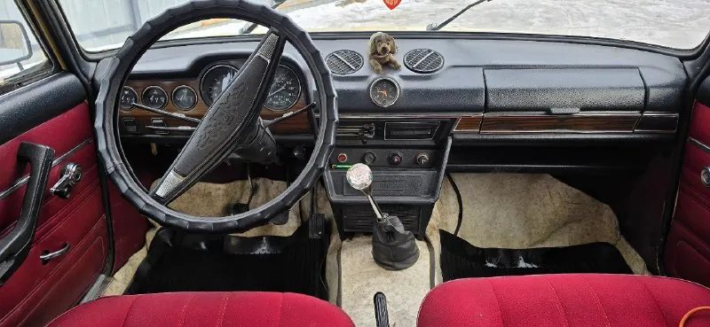 Продам ваз 2106. год выпуска 1989. двигатель 1.3 с момента покупки в одной семье. все стекла родные, включая лобовое. по электрике все работает ( даже часы) кузов не гнилой( имеются косметические подкрасы). по ходовой части все в идеале, из не давних вложений: шаровые, наконечники, маятник, редуктор рулевой, помпа, термостат, радиатор, патрубки, броне провода. работает ровно, масло не расходует. коробка тоже без проблем. в машине тихо, ничего не гремит, не скрипит. кому нужен надёжный авто, не пожалеет. находится в красном луче цена 150 т. р. торг. ( кому дорого, купите дешевле и вкладывайте) +79591319330 📞 звоните: +7(959)1319330 - фотография - 5