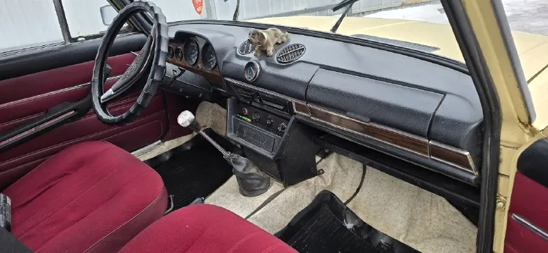 Продам ваз 2106. год выпуска 1989. двигатель 1.3 с момента покупки в одной семье. все стекла родные, включая лобовое. по электрике все работает ( даже часы) кузов не гнилой( имеются косметические подкрасы). по ходовой части все в идеале, из не давних вложений: шаровые, наконечники, маятник, редуктор рулевой, помпа, термостат, радиатор, патрубки, броне провода. работает ровно, масло не расходует. коробка тоже без проблем. в машине тихо, ничего не гремит, не скрипит. кому нужен надёжный авто, не пожалеет. находится в красном луче цена 150 т. р. торг. ( кому дорого, купите дешевле и вкладывайте) +79591319330 📞 звоните: +7(959)1319330 - фотография - 6