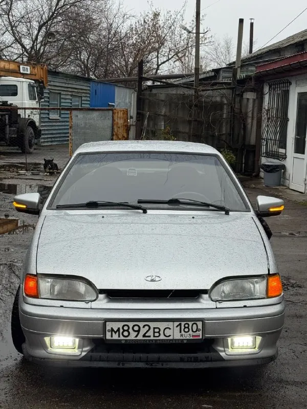 Продам ваз 2115 в хорошем состоянии, машина 2005 года выпуска 1.5 8-ми клоп, вся обслужена, вложил много сил и душу в машину, делал для себя, внимание!!! установлен эур, по кузову машина ровная, дно, пороги, ланжероны, стаканы, все целое, стоит неплохая музыка, из недавних, новый генератор, обсолютно новый блок предохранителей и все новые реле и предохранители, по электрике в машине работает все, двигатель работает ровно, не дымит не троит, тяга отличная, коробка так же работает идеально без хрустов, не вылетает, втыкается без малейшего звука, два комплекта резины на штампах, стоит хороший свет, led туманки, по лакокрасочному все отлично, пару небольших сколов, ничего критичного, слыбые места такие как кобылки, все в идеале, капот на пневмоупорах, стоит пневма гудок, в потоке выделяется, по документам все чисто, на 180 регионе, любое переоформление, цену вижу 245.000 торг хороший реальному покупателю. (по быстрому 225.000 и по рукам) номер для связи: +79495587397 машина находится в харцызске - фотография - 6