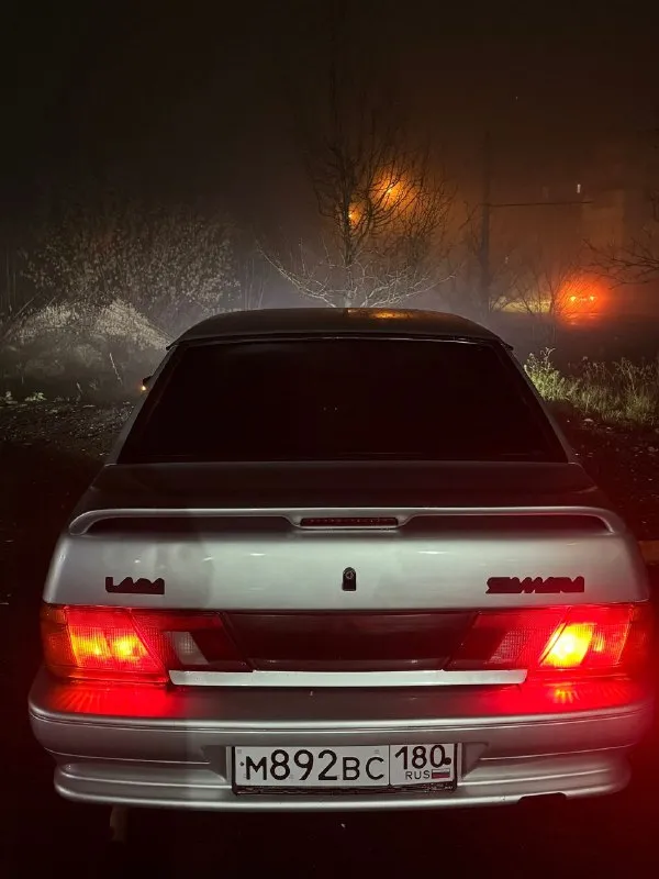 Продам ваз 2115 в хорошем состоянии, машина 2005 года выпуска 1.5 8-ми клоп, вся обслужена, вложил много сил и душу в машину, делал для себя, внимание!!! установлен эур, по кузову машина ровная, дно, пороги, ланжероны, стаканы, все целое, стоит неплохая музыка, из недавних, новый генератор, обсолютно новый блок предохранителей и все новые реле и предохранители, по электрике в машине работает все, двигатель работает ровно, не дымит не троит, тяга отличная, коробка так же работает идеально без хрустов, не вылетает, втыкается без малейшего звука, два комплекта резины на штампах, стоит хороший свет, led туманки, по лакокрасочному все отлично, пару небольших сколов, ничего критичного, слыбые места такие как кобылки, все в идеале, капот на пневмоупорах, стоит пневма гудок, в потоке выделяется, по документам все чисто, на 180 регионе, любое переоформление, цену вижу 245.000 торг хороший реальному покупателю. (по быстрому 225.000 и по рукам) номер для связи: +79495587397 машина находится в харцызске - фотография - 8