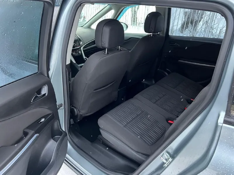 Продам opel zafira tourer год 2013 1,8 механика бензин пробег 220000 прошу не путать с 1,4 двигателя машина в идеальном состоянии 1 хозяин в родном окрасе без ржавчины и прочих недостатков двигатель коробка ходовая всё в отличном состоянии без вложений за машиной следили и относились очень бережно 2 ключа 2 брилка хорошая комплектация датчик дождя датчик света круиз контроль климат и многое другое остальная информация по телефону цена 1150000 торг. .т +79490036029 +79494932503 - фотография - 10