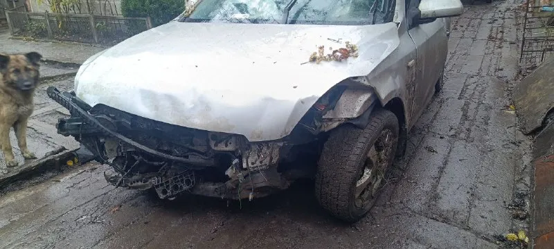 Продам kia сид после дтп. двс 1.6 200000км родного, коробка механика. 150₽ быстрым хороший торг!!! +79496392044 донецк! 📞 звоните: +7(949)6392044 - фотография - 4