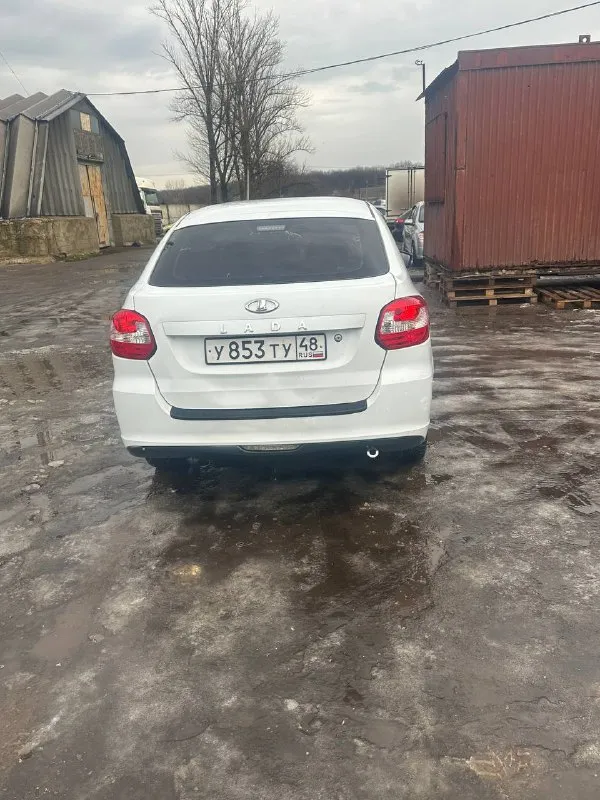 Продам ваз granta 2015г. новый акб. машина полностью обслужена. вложений не требует. отдам летнюю резину. цена - 400000. номер телефона для связи +79497938418 донецк 📲 tg: dmitry 📞 звоните: +7(949)7938418 - фотография - 4