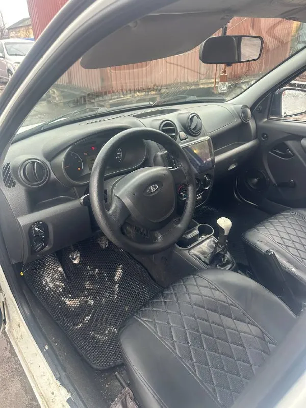 Продам ваз granta 2015г. новый акб. машина полностью обслужена. вложений не требует. отдам летнюю резину. цена - 400000. номер телефона для связи +79497938418 донецк 📲 tg: dmitry 📞 звоните: +7(949)7938418 - фотография - 6