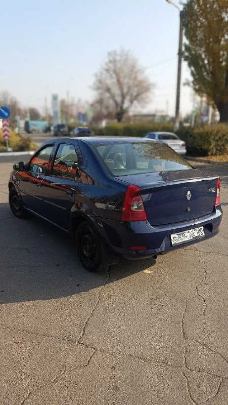 Продам renault logan 2012 год выпуска, один хозяин из автосалона, покупался новым в донецке у официального дилера рено. полностью обслужен, без единого очага коррозии. мотор 1.5 дизель, что очень актуально в наше время при проблемах с бензином. пробег 140 тысяч километров. машина вообще не бита, в дтп не участвовала. состояние сел и поехал, делать не нужно вообще ничего. цена 590000р. телефон: +79493330110 +79493033255 - фотография - 4