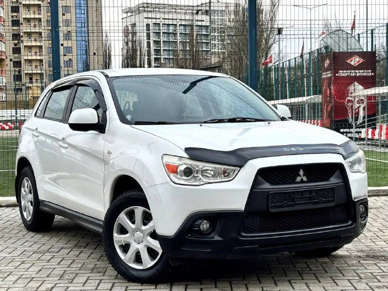 Продам mitsubishi asx год выпуска:2012 объём двигателя:1.6.л. с-117 кпп механическая родной пробег:127.000 км один собственник авто в родном окрасе! состояние кузова отличное! технически авто без вложений автомобиль обслуживался всегда по регламенту, недавно сделали полное т. о, автомобиль готов к зимней эксплуатации. комплектация: бортовой компьютер, подогрев сидений,4 стеклоподъемника, кондиционер, электро зеркала, противотуманные фары, подогрев стекл, abs esp, aux bluetooth, полный комплект ключей и много чего прочего для комфортного вождения по документам любой вид оформления цена:1.020.000 +7949-487-35-71 г. донецк - фотография - 2