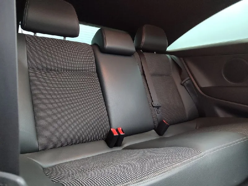 Продам opel astra gtc в отличном состоянии и богатой комплектации: двигатель 1.8л + автомат (не робот), панорамное лобовое с черным потолком, климат-контроль, круиз-контроль, мультируль, электростеклоподъемники, электрозеркала, магнитола с aux, заводской ксенон. чистая автотека без дтп, расчетов, смоток и прочего, оригинальный пробег 245000км. автомобиль всю жизнь провел в южных регионах - на кузове нет очагов коррозии. технически в отличном состоянии, не требует никаких вложений. салон приятный, ухоженный, соответствует пробегу. главная изюминка машины – панорамное лобовое стекло, которое будет дарить вам новые приятные эмоции и вызывать интерес окружающих. в случаях, когда это не нужно, просто надвигаете шторку и получаете вид обычного авто. сразу ответ скептикам – новые такие стекла на авито по 8500р. с машиной 2 комплекта колес, 2 комплекта ковриков, 2 родных ключа. купившему в подарок android-магнитола в штатное место! цена 610000р, торг. +79496207815 - фотография - 10